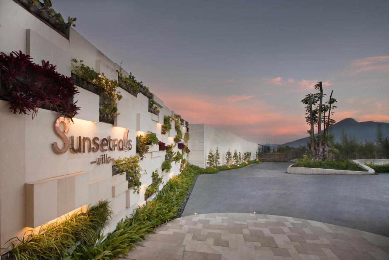 Sunsetfalls Gardens And Resort Magelang Exteriér fotografie
